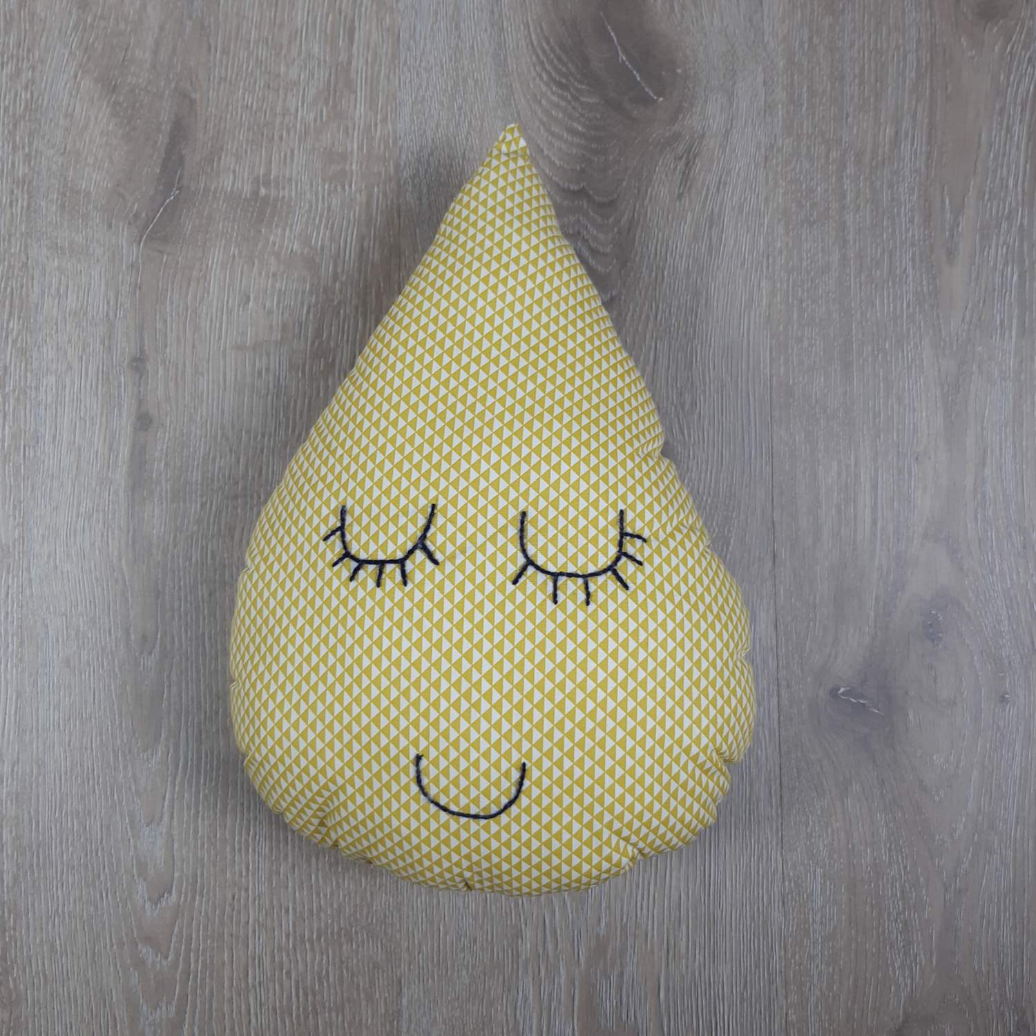 coussin goutte d'eau jaune coussin goutte d'eau jaune